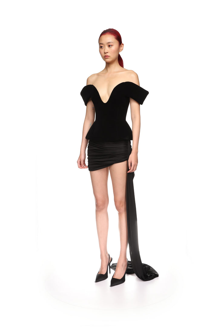 OFF THE SHOULDER VELVET TOP