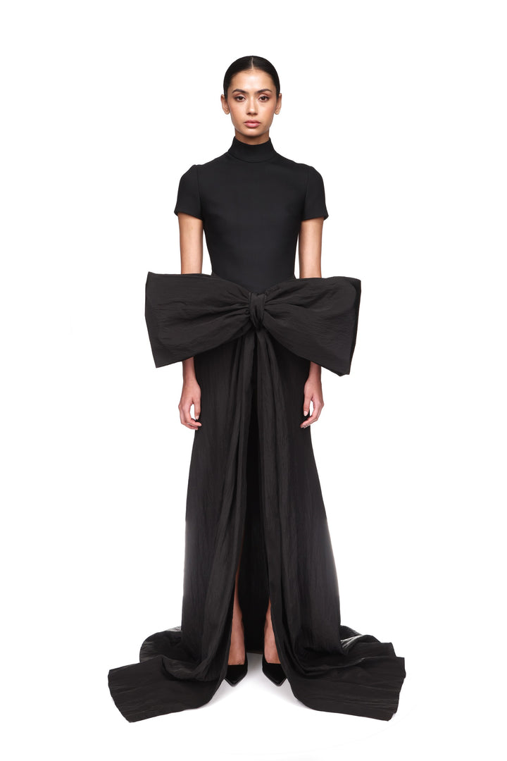 OVERSIZED BOW AND SHORT SLEEVE GOWN