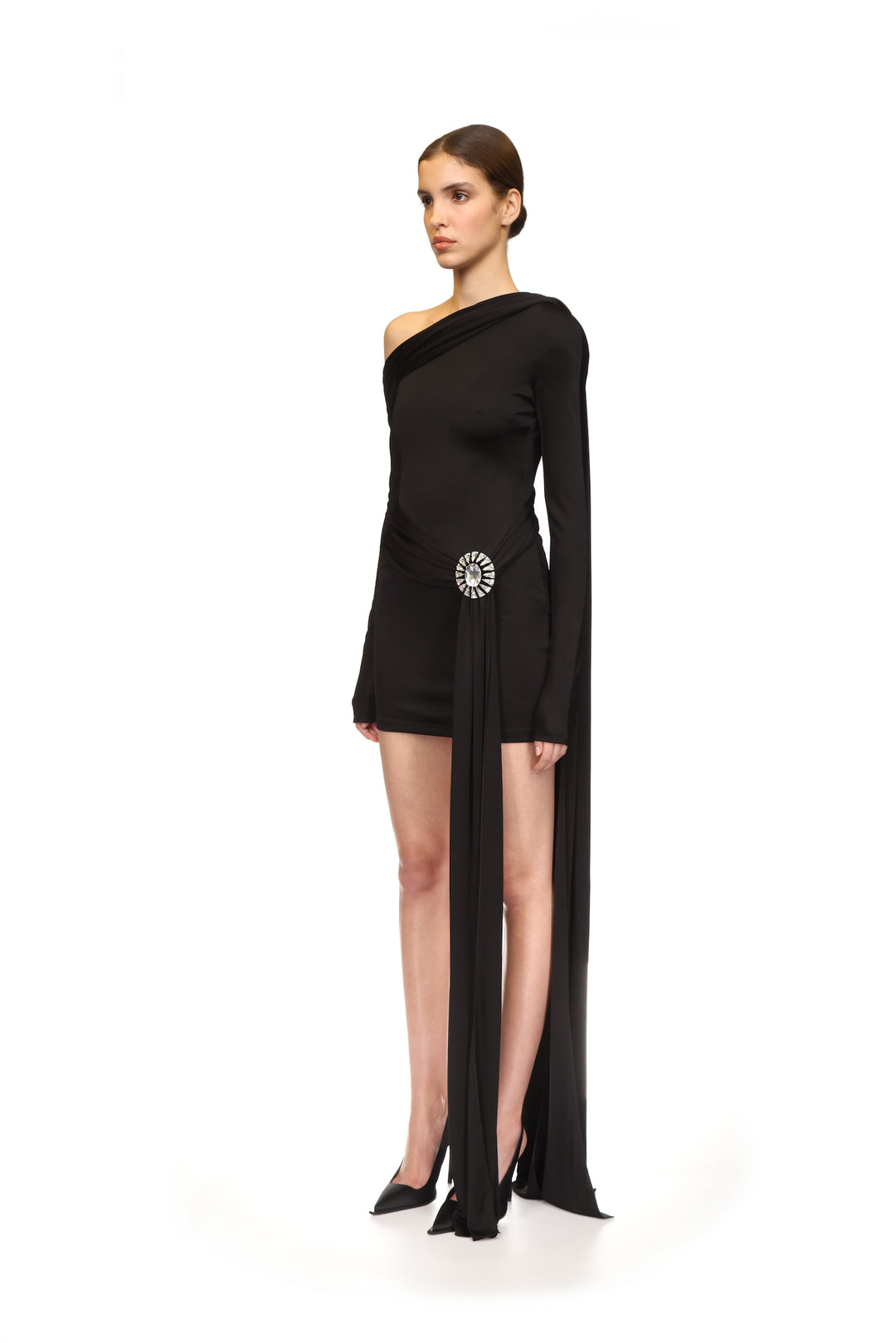 CRYSTAL BROOCH AND ONE SHOULDER MINI DRESS