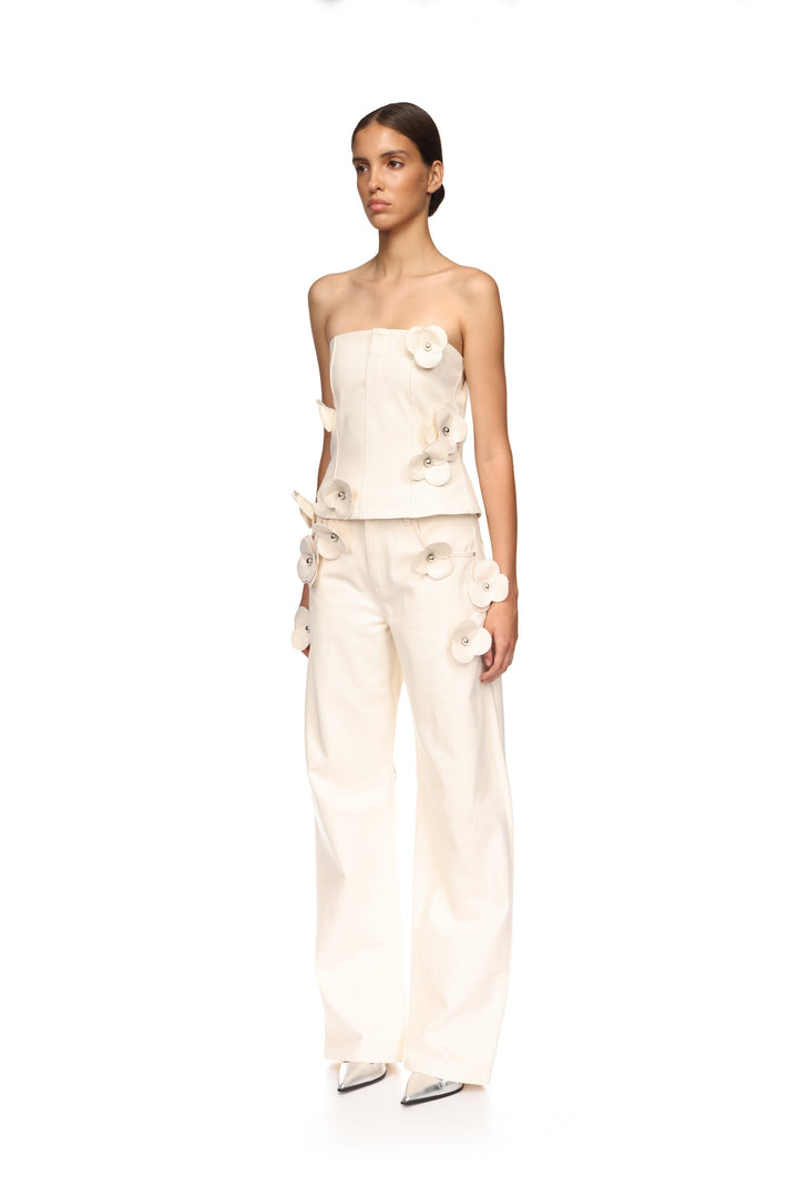 3D FLOWER JEANS IN ECRU