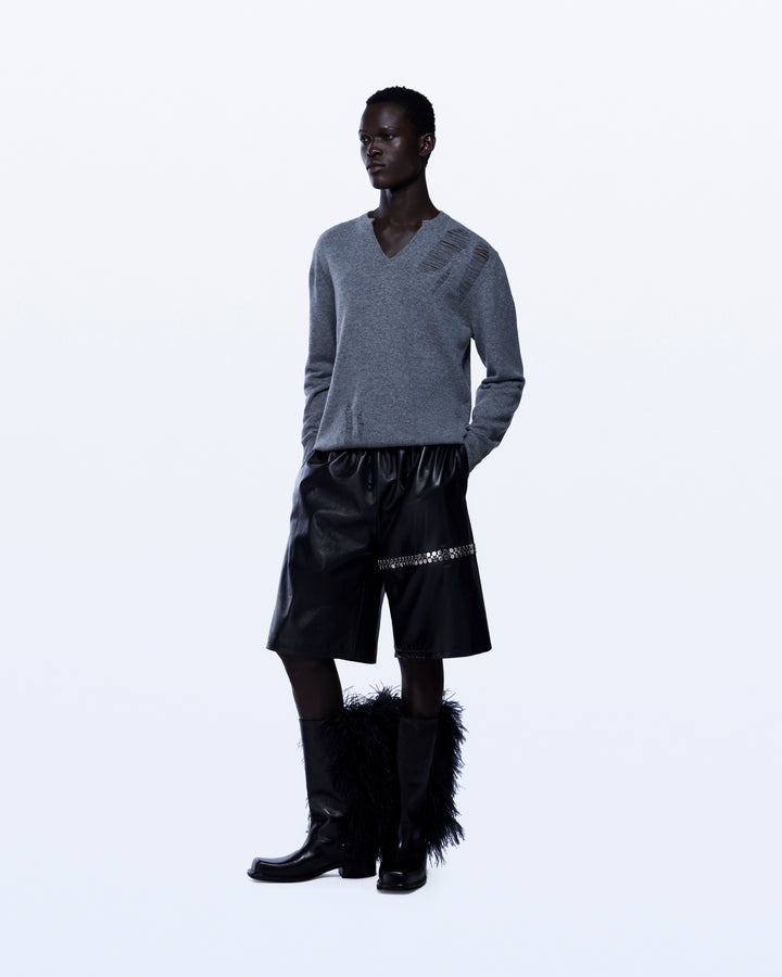 DISTRESSED FINE KNIT JUMPER IN BLACK