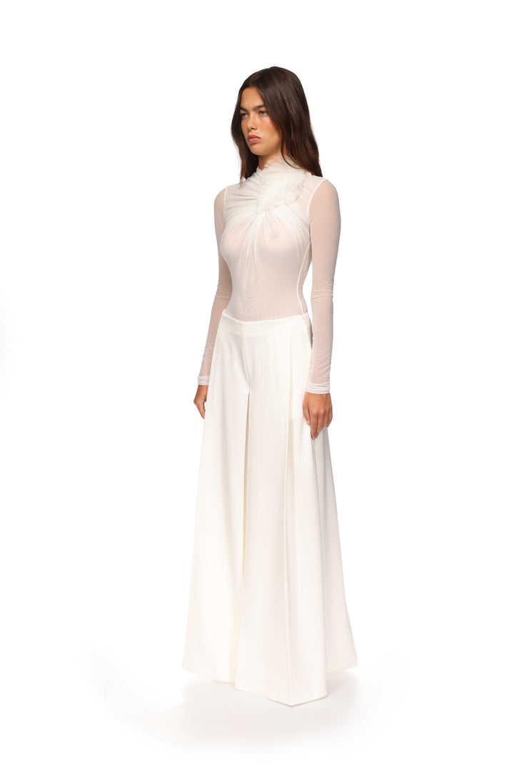 WIDE LEG FLOWY TROUSERS IN WHITE