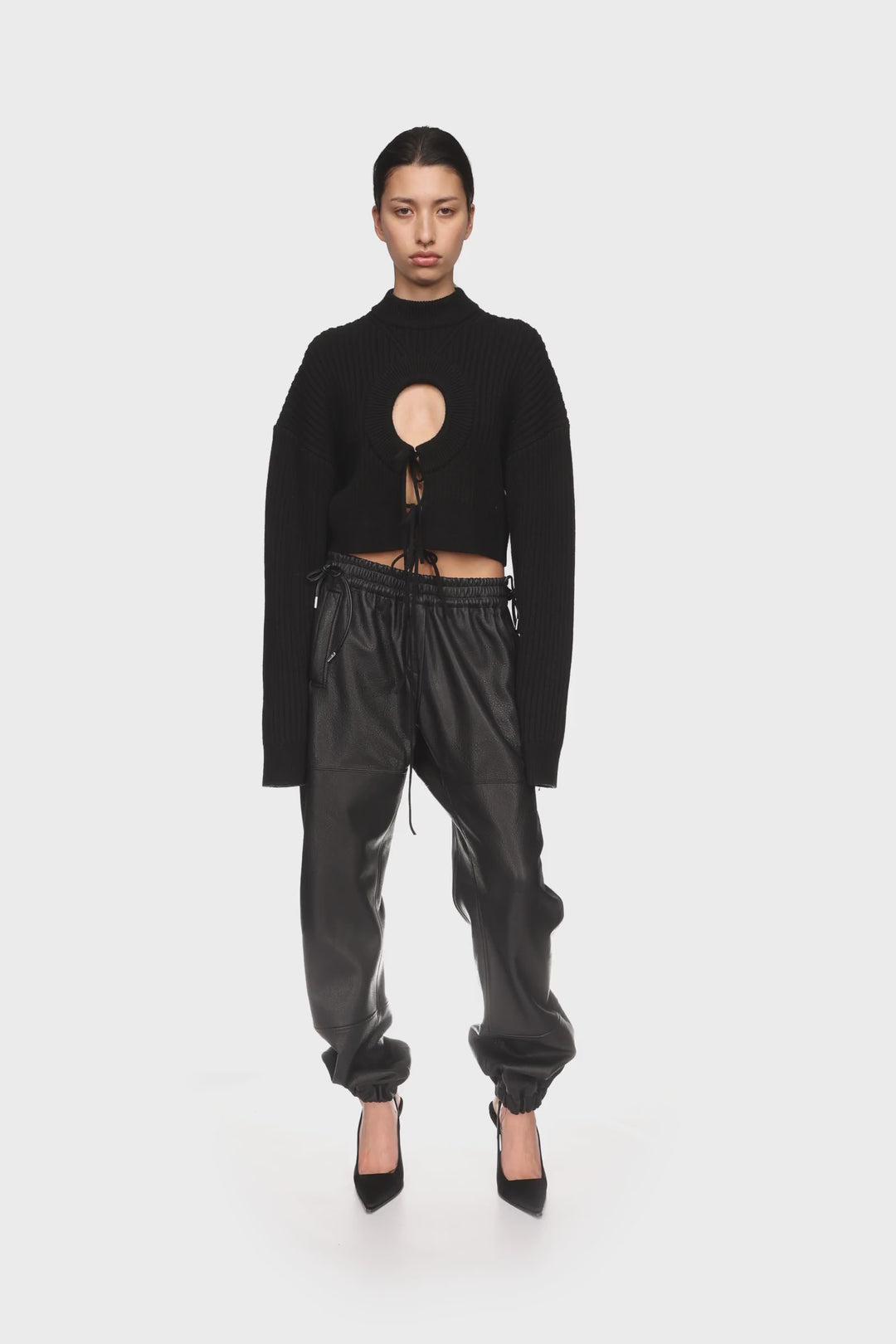 FRONT CIRCLE CUTOUT KNIT JUMPER