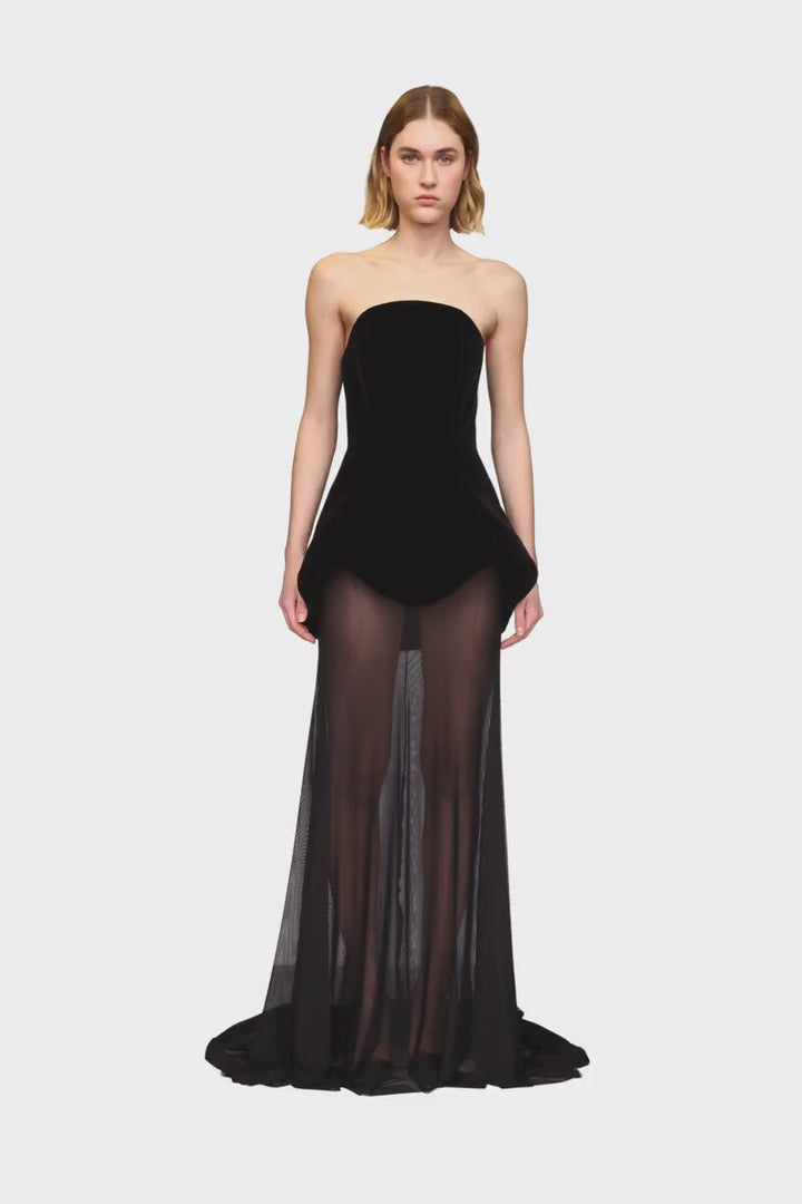 STRAPLESS CURVED HEM GOWN WITH MESH SKIRT